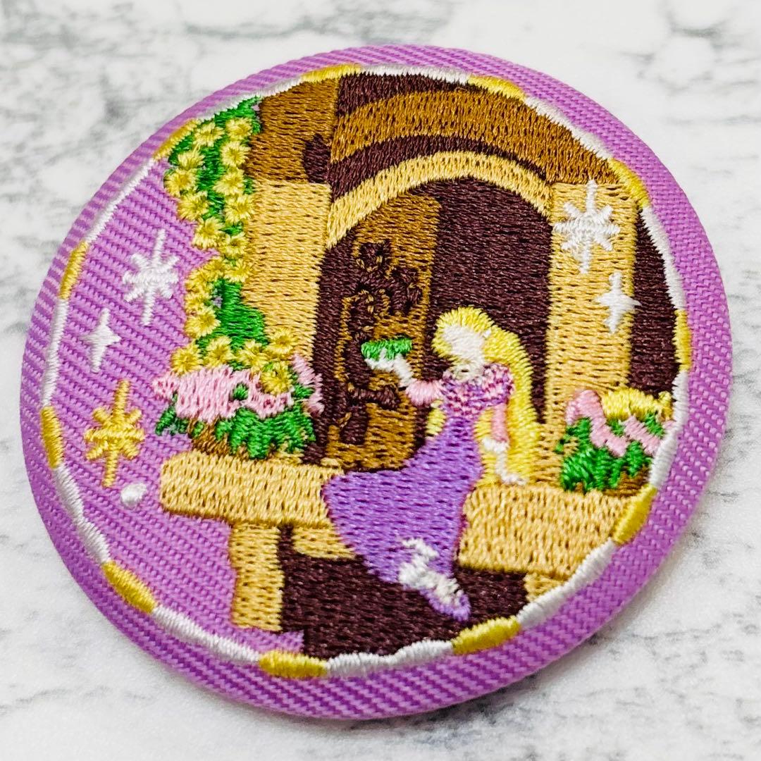 Disney 刺繍缶バッジ