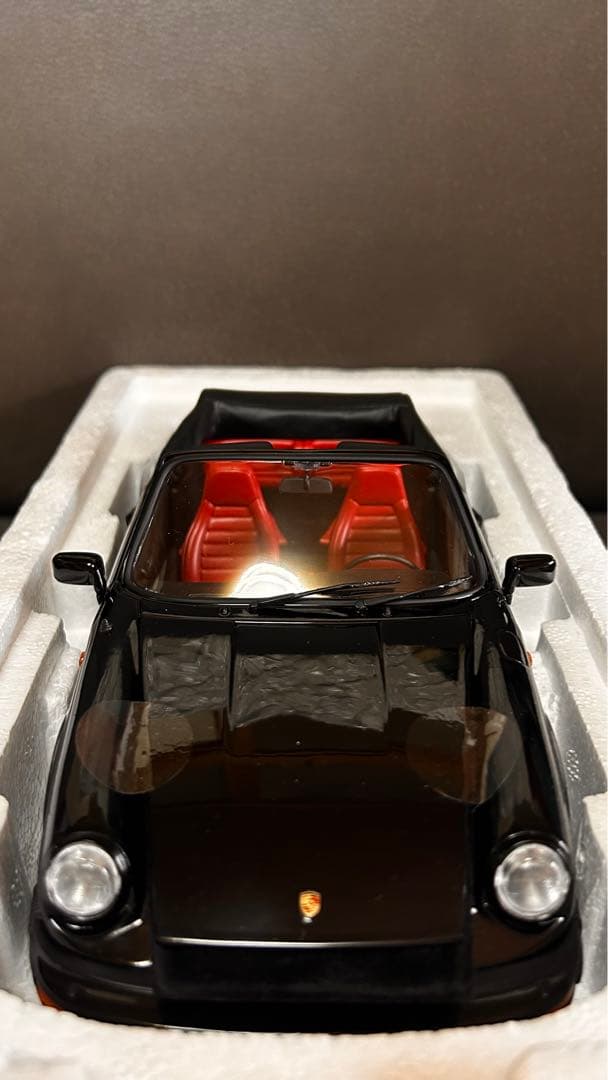 ミニチャンプスポルシェ 911 カレラ3.2 カブリオレブラック1/18