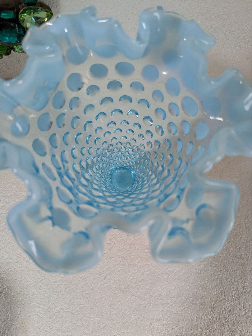 フェントン　ブルーオパルセント ホブネイル フリル　フラワーベース