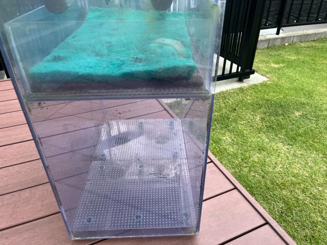 ドライ濾過槽 ドライタワー 引出式のウールボックス Wシャワーパイプ付き