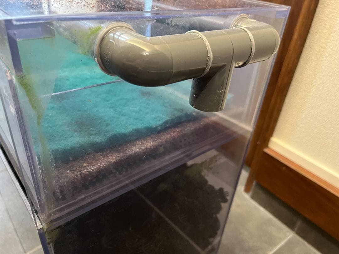 ドライ濾過槽 ドライタワー 引出式のウールボックス Wシャワーパイプ付き