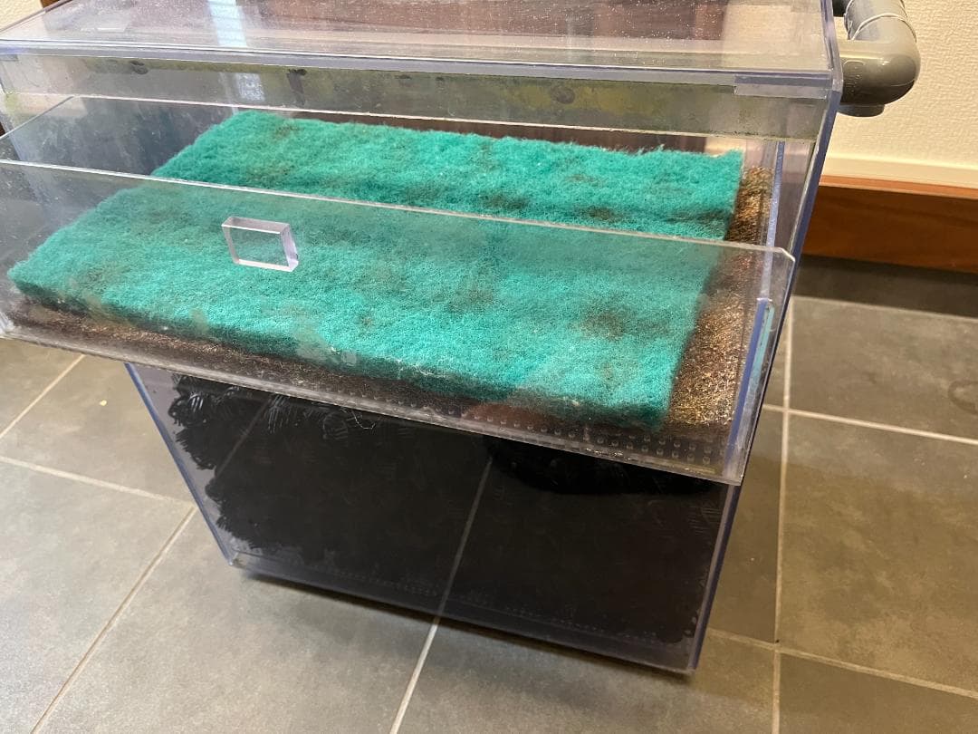 ドライ濾過槽 ドライタワー 引出式のウールボックス Wシャワーパイプ付き