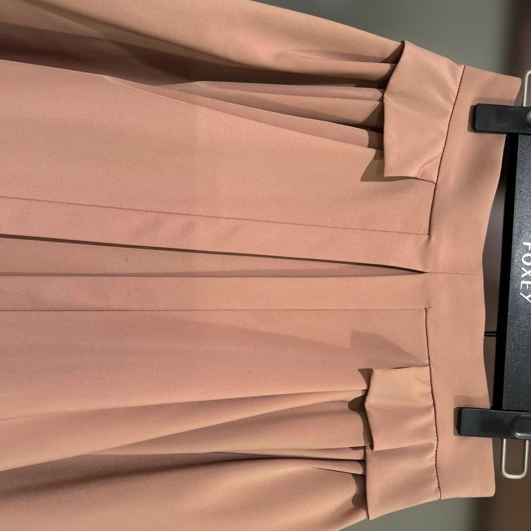 ミ*ナ様 フォクシーアプリコット38サイズひざ丈 プリーツスカート