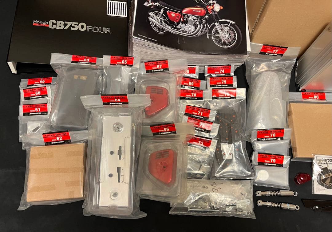 ディスプレイケース付き CB750 FOUR 未完成品