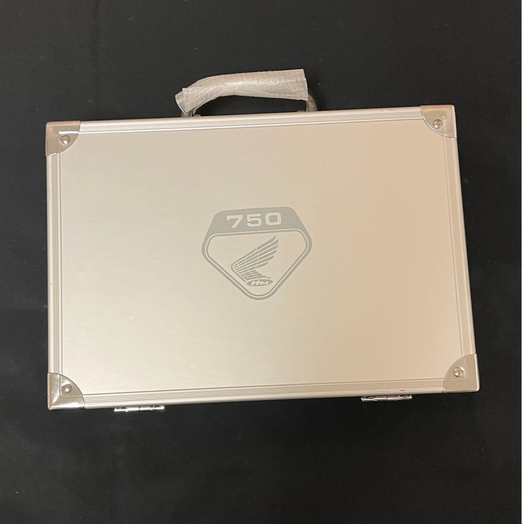 ディスプレイケース付き CB750 FOUR 未完成品