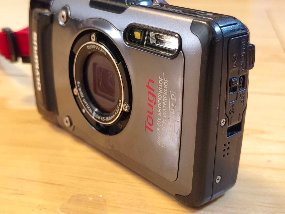 OLYMPUS　TOUGH　TG-1