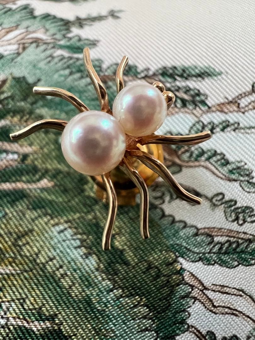 田崎真珠☆k14  蜘蛛　クモ☆ブローチ☆パール☆綺麗です