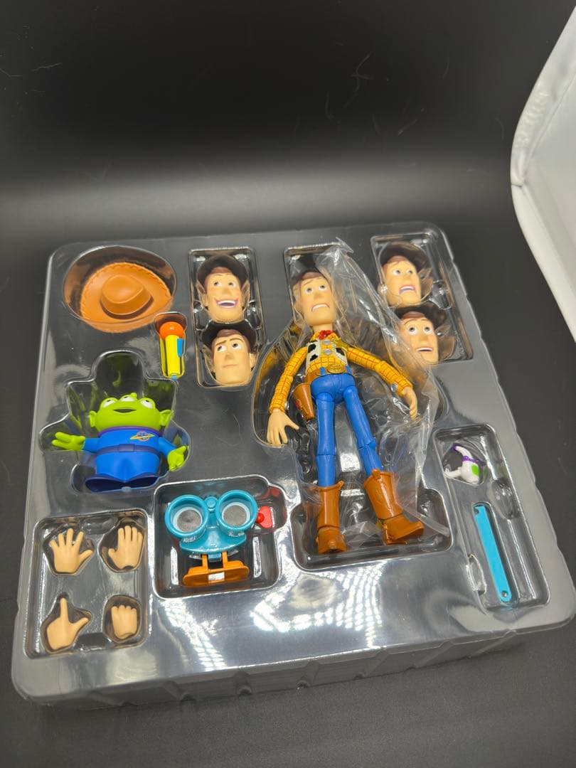 リボルテックトイ・ストーリー ウッディ バズ・ライトイヤー ジェシー 3体
