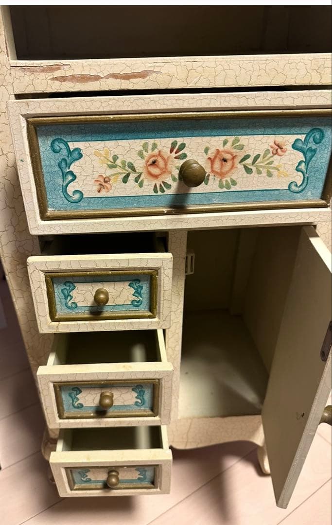 木製花柄キャビネット