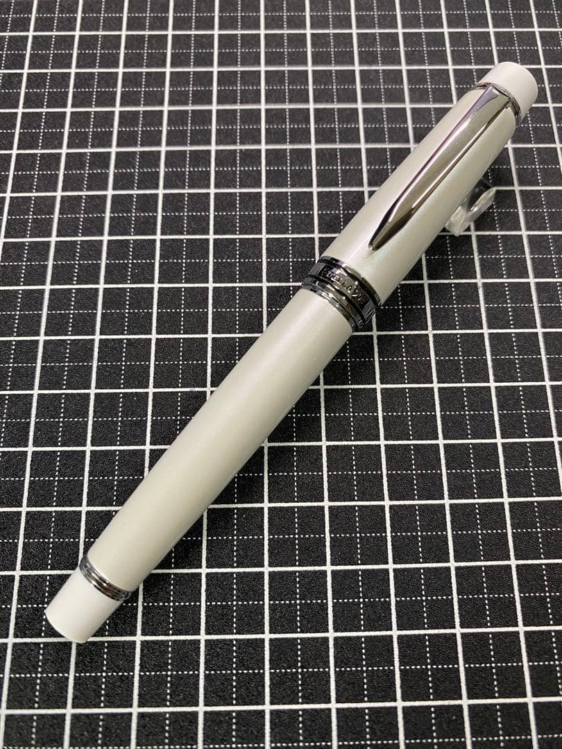PILOT STELLA 90s Pearl White 万年筆　字幅F