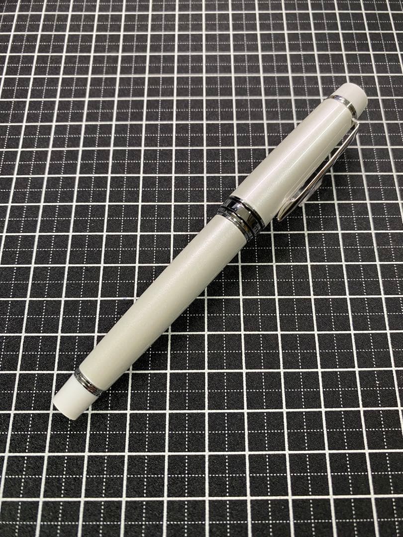 PILOT STELLA 90s Pearl White 万年筆　字幅F
