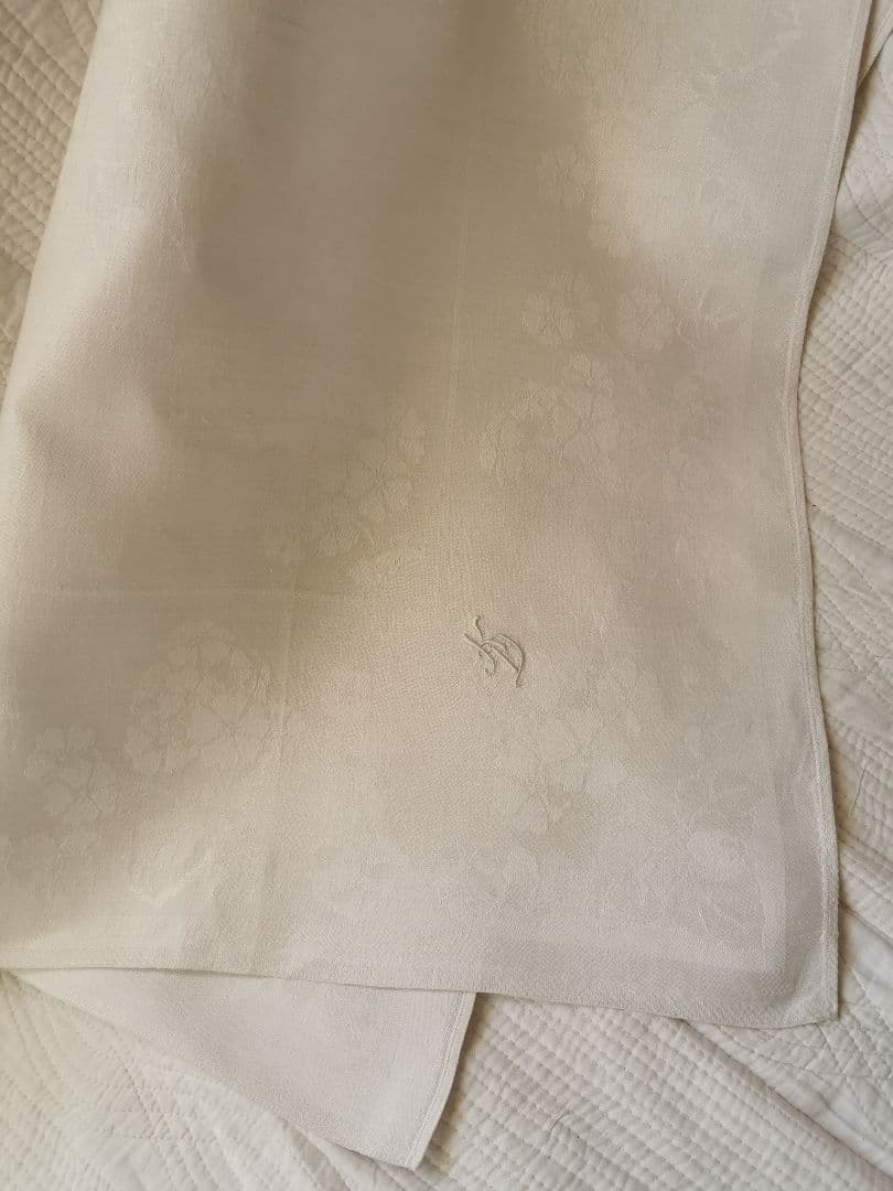 アンティーク ダマスク織 リネン 桜草 プリムラ 紫陽花風 イニシャル刺繍クロス