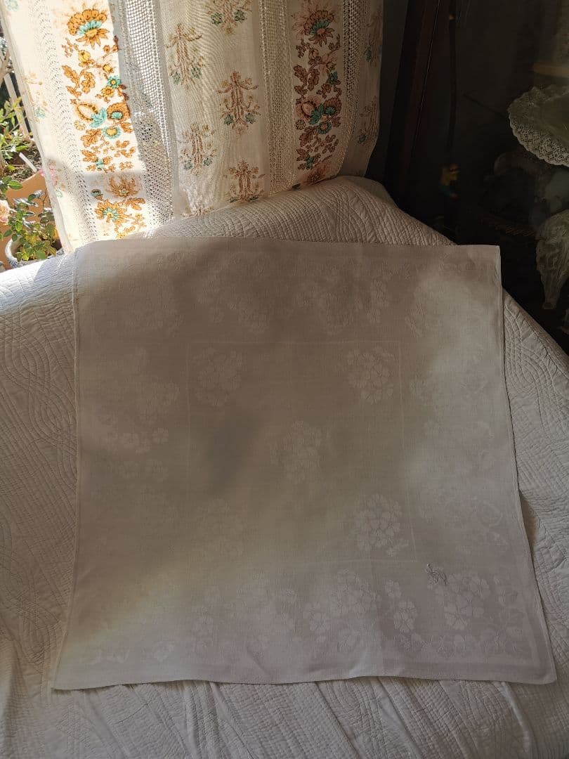 アンティーク ダマスク織 リネン 桜草 プリムラ 紫陽花風 イニシャル刺繍クロス