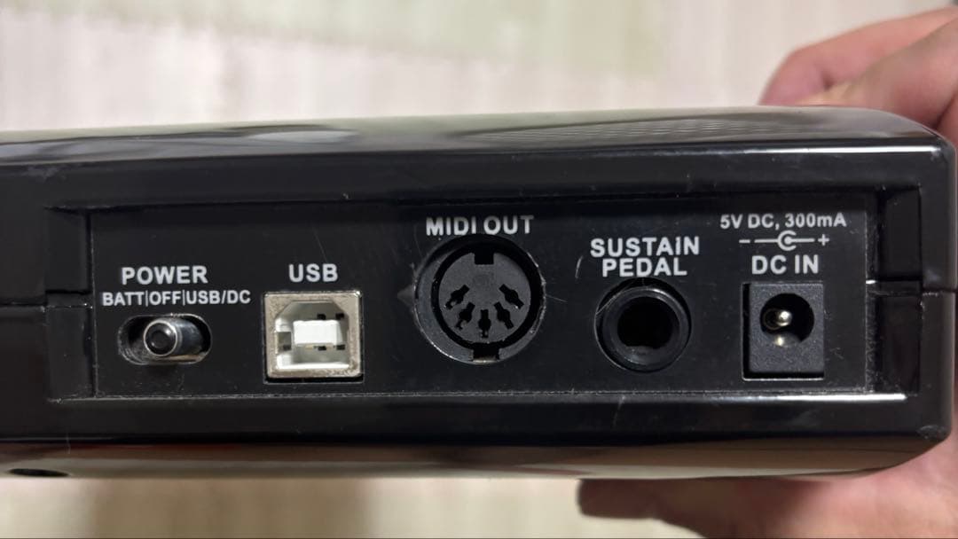 ショルダーキーボードAlesis Vortex (黒)