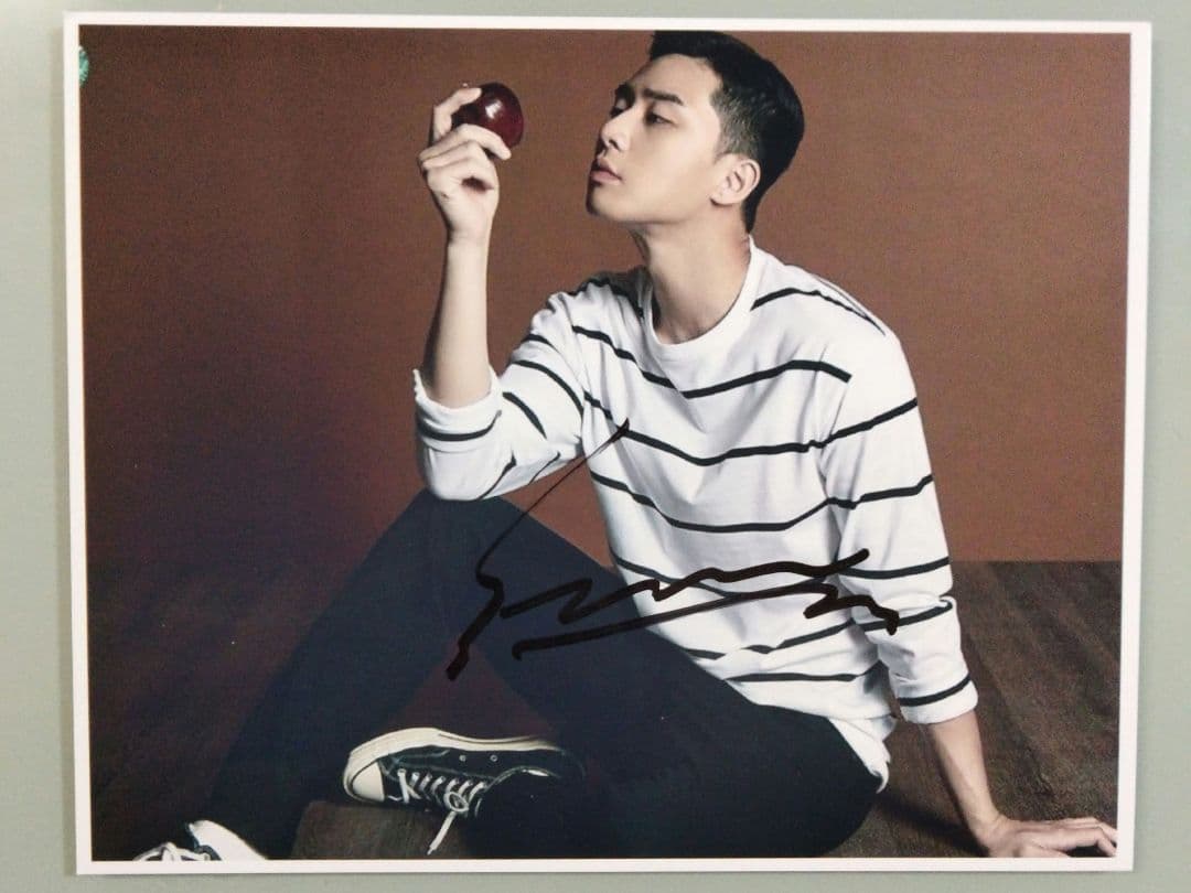 セール中…パク・ソジュン直筆サイン入り超大型写真…