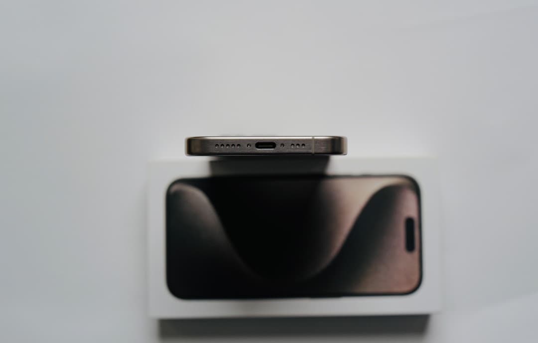 超美品 iPhone 15 Pro ナチュラルチタン 256GB Simフリー