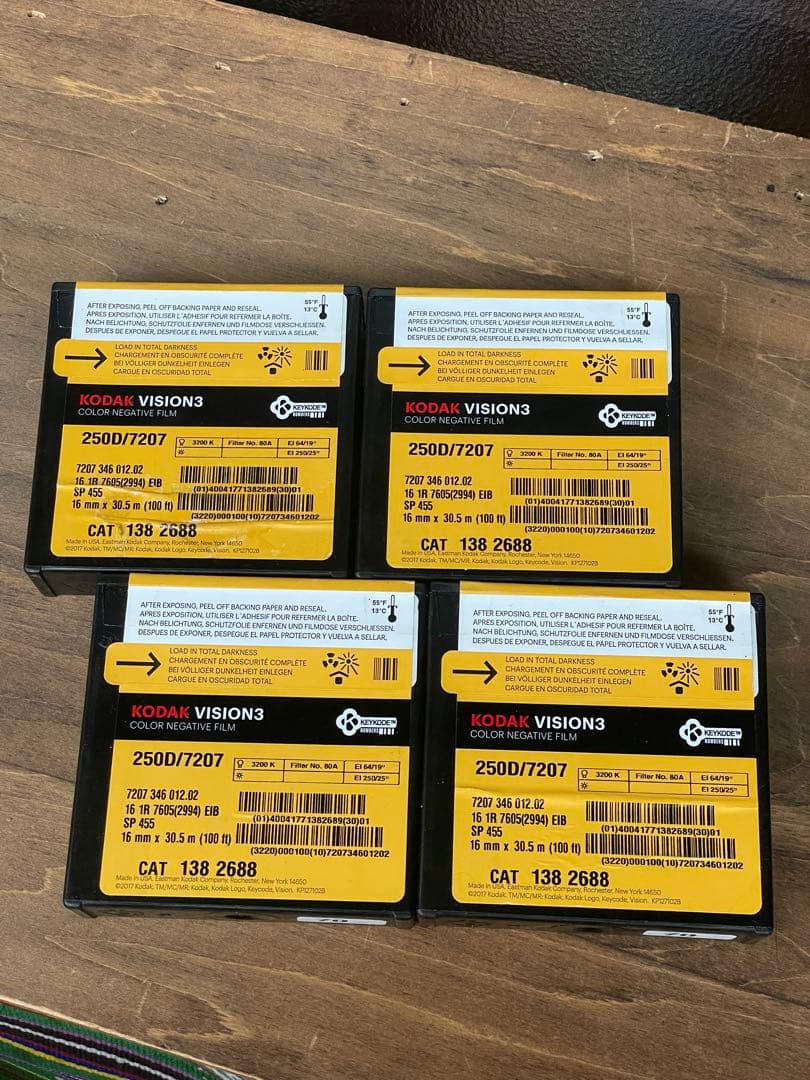16mm/100ft／コダックvision3 250D カラーネガティブフィルム