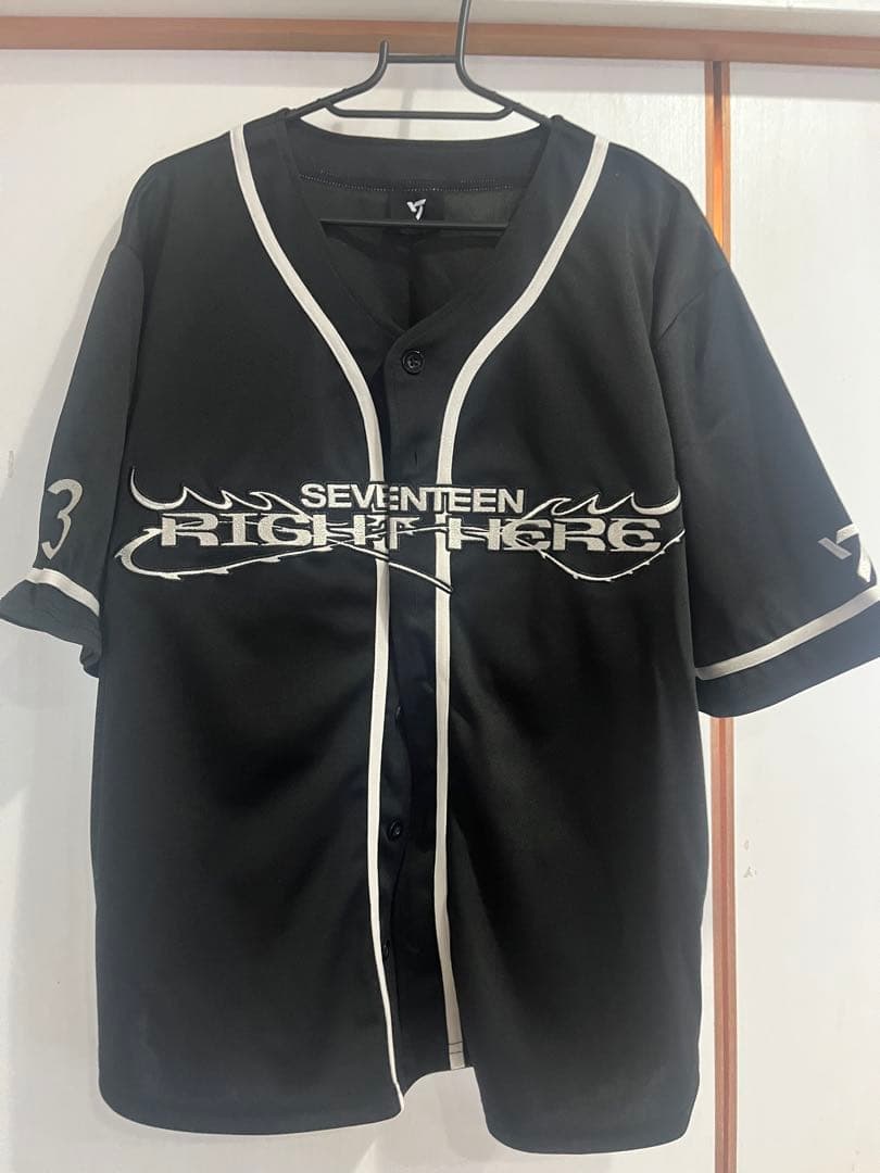 SEVENTEEN RIGHT HERE Tシャツ 13 DINO