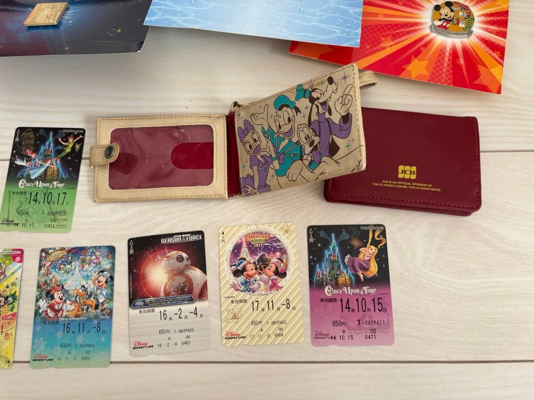 ピンバッチ　jcb限定商品　チケット