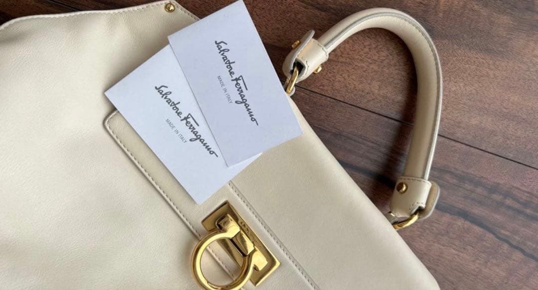 【Noa さん専用】Salvatore Ferragamo ショルダーバッグ