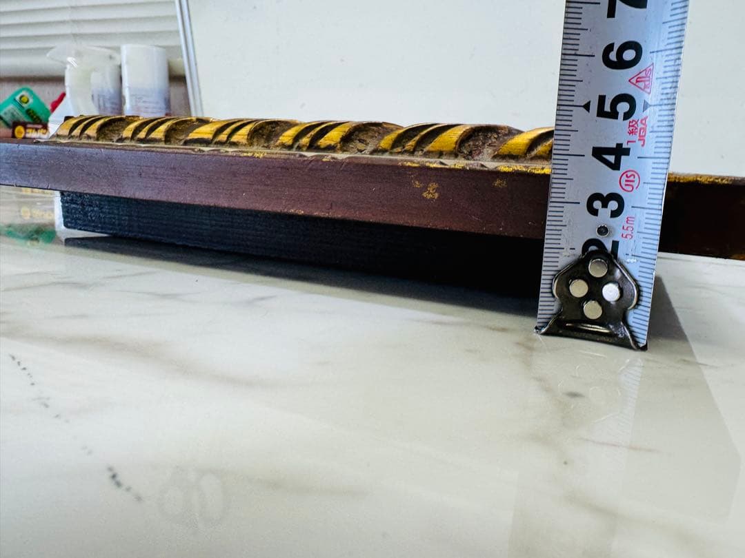 リンゴとカクテルグラスの油彩画