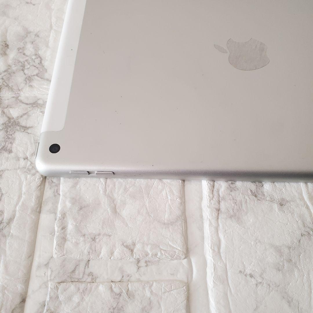 260 iPad 7世代 128GB SIMフリー シルバー