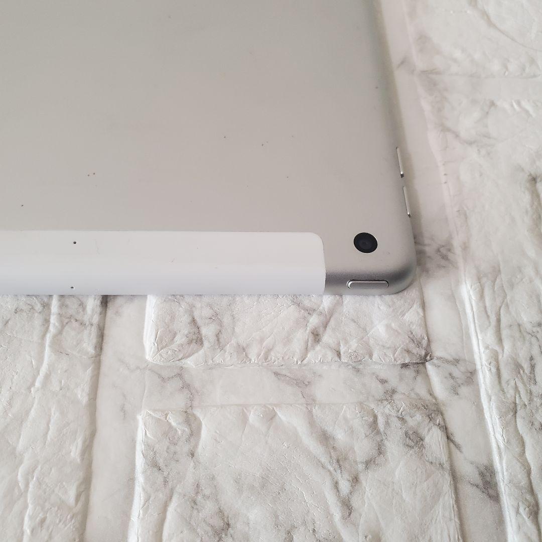 260 iPad 7世代 128GB SIMフリー シルバー