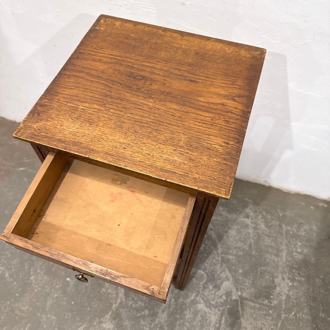 年末年始saleビンテージ　木製サイドテーブル　ベッドサイドテーブル