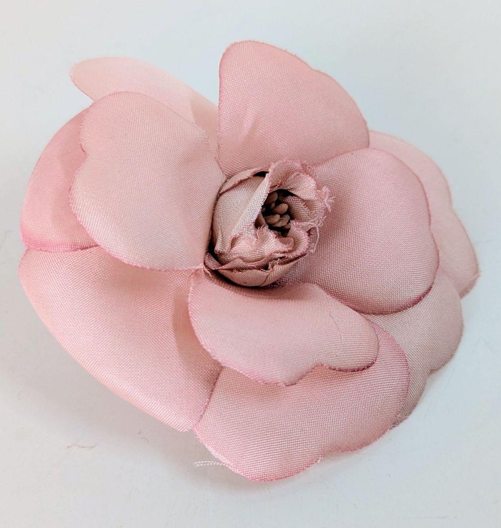 CHANEL シャネル カメリア ピンバッジ ピンブローチ ピンク系 タグ付