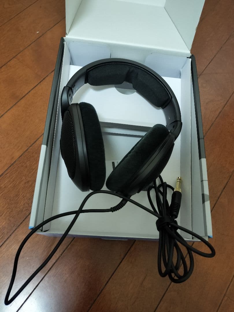 ほぼ新品　Sennheiser HD 560S