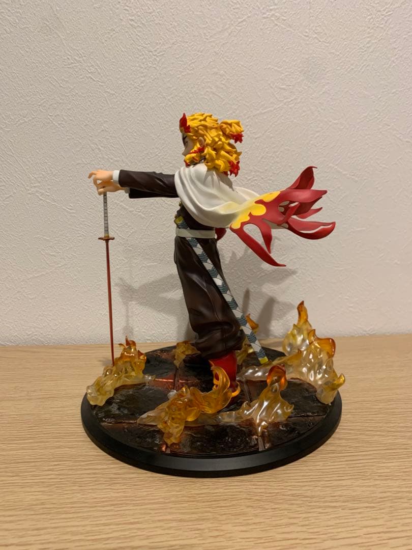 鬼滅の刃 煉獄杏寿郎 フィギュア 劇場版 無限列車編 1/8スケールフィギュア