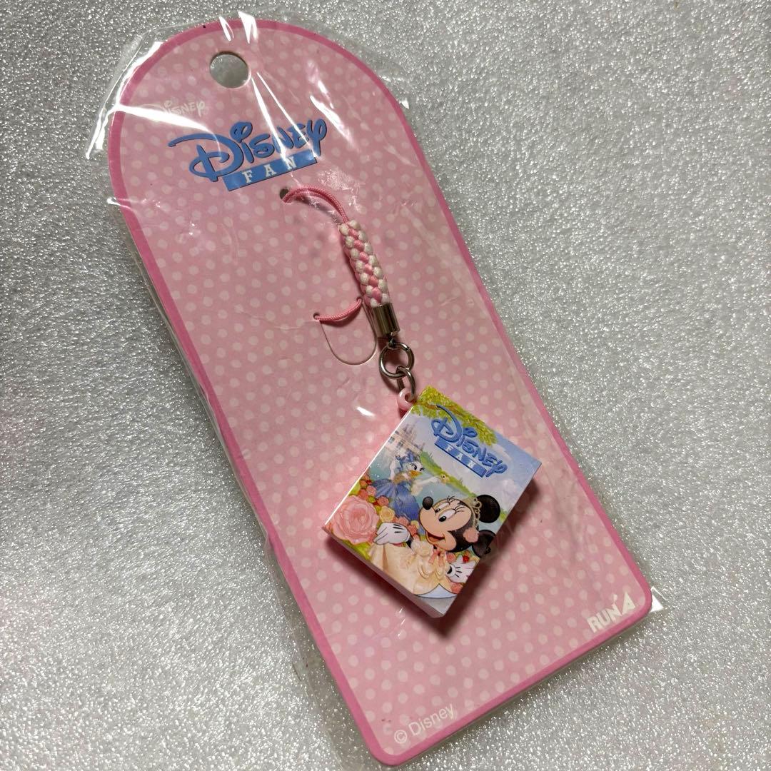 ミニー デイジー キーホルダー ディズニーファン Disney fan 本型