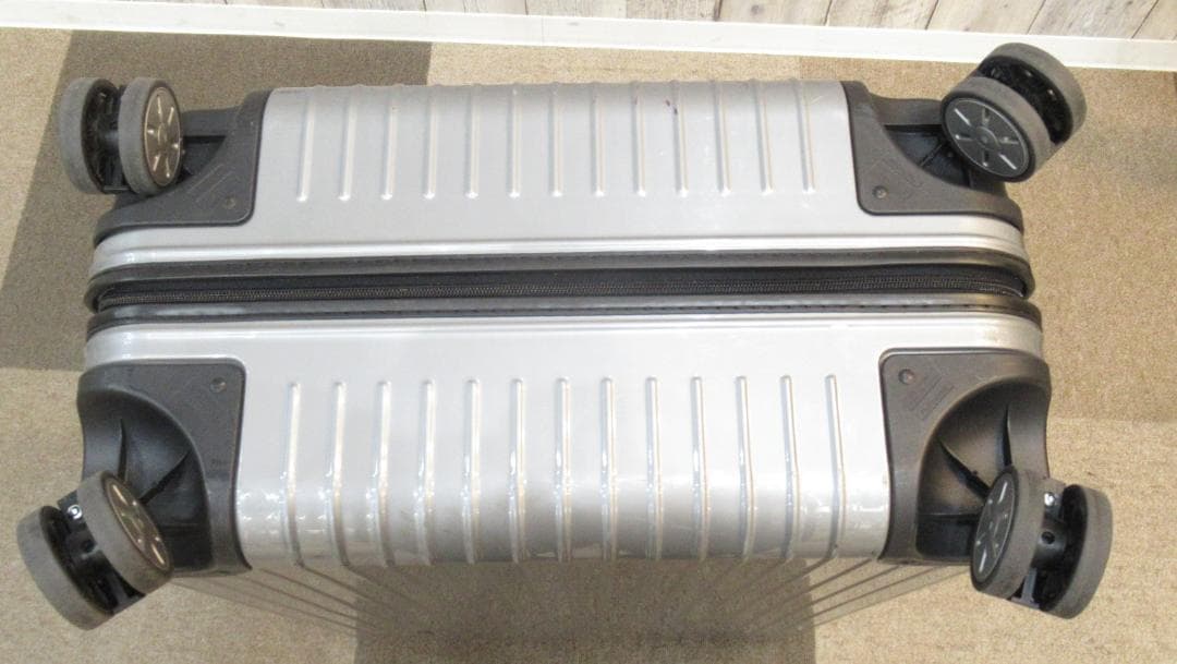 RIMOWA スーツケース　四輪　Lサイズ 中古品