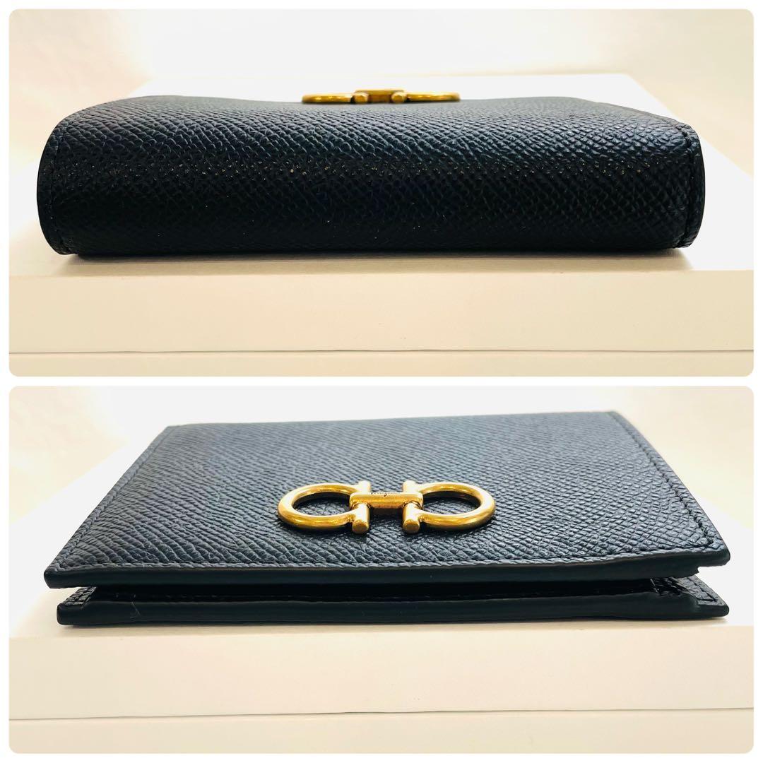 未使用　極美品　フェラガモ　折り財布　二つ折り財布　ガンチーニ　黒　ゴールド　革