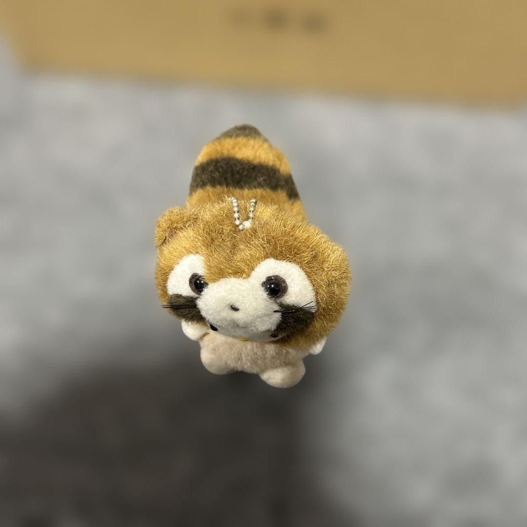 【匿名配送】ハローキティしっぽ倶楽部アライグママスコットキーホルダー