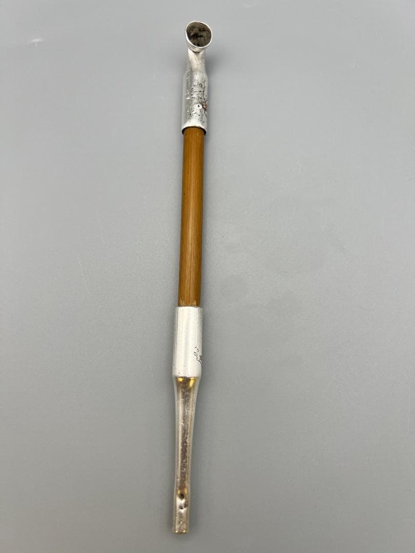 銀製　煙管　キセル　梅図　銀細工　アンティーク　重量約29g