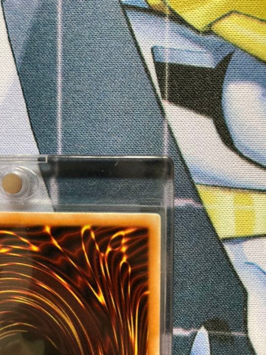 真紅眼の黒竜　レッドアイズ レリーフ　親知らず