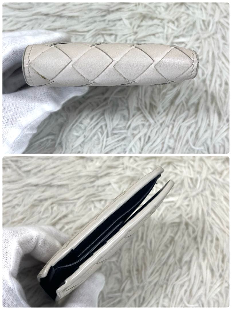 極美品‼️ ボッテガヴェネタ　二つ折り財布　イントレチャート　レザー　アイボリー