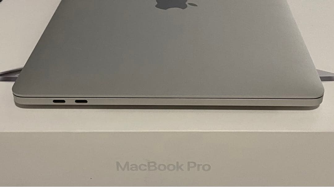 MacBook本体 MacBook Pro13 Touch Bar i5 16GB 1TB 2020