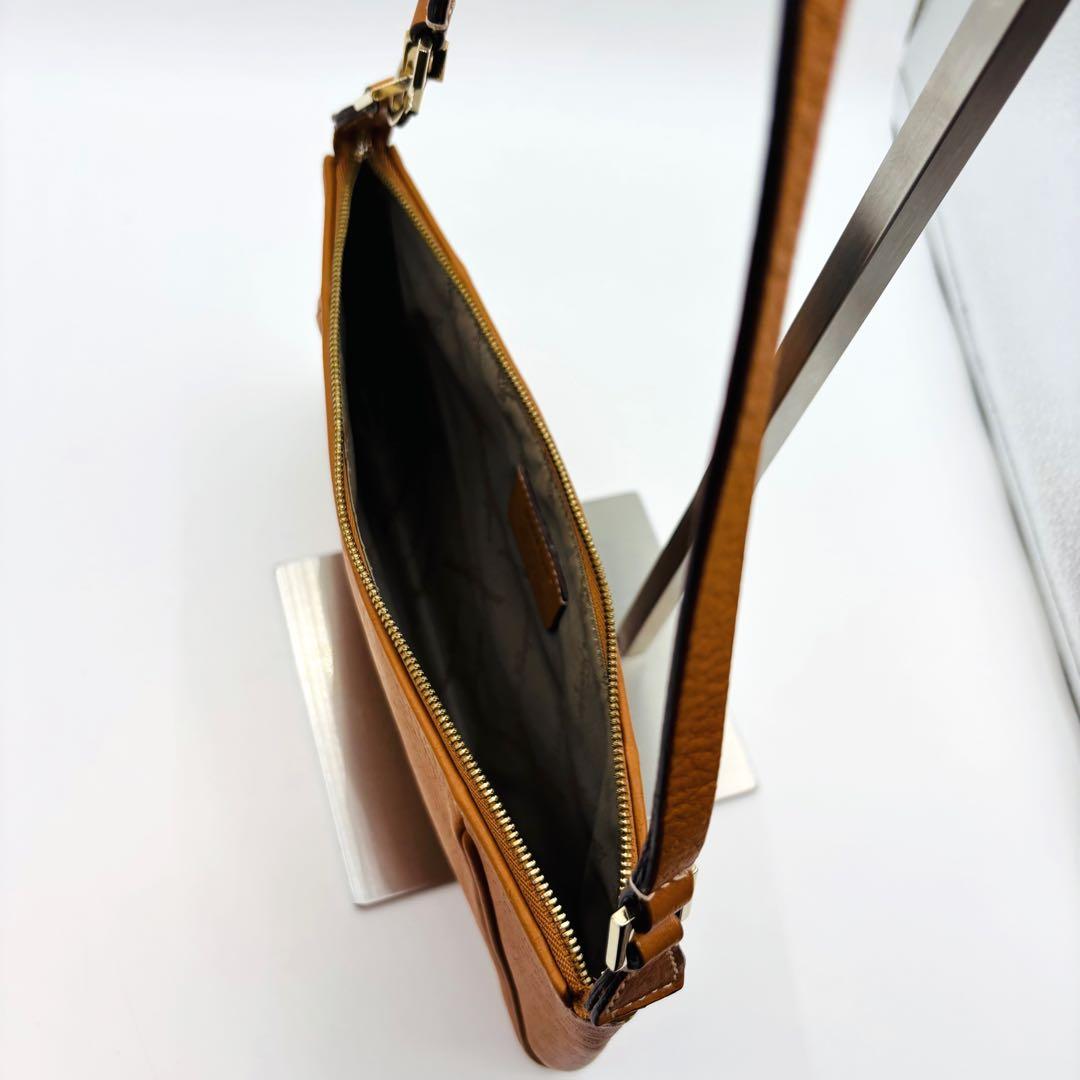 【美品】サルヴァトーレフェラガモ ショルダーバッグ レザー ガンチーニ キャメル