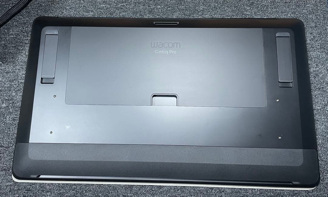 Wacom Cintiq Pro 24 液タブ
