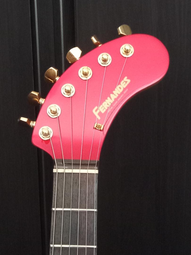 フェルナンデス ZO-3ギター レッド×ゴールドパーツ