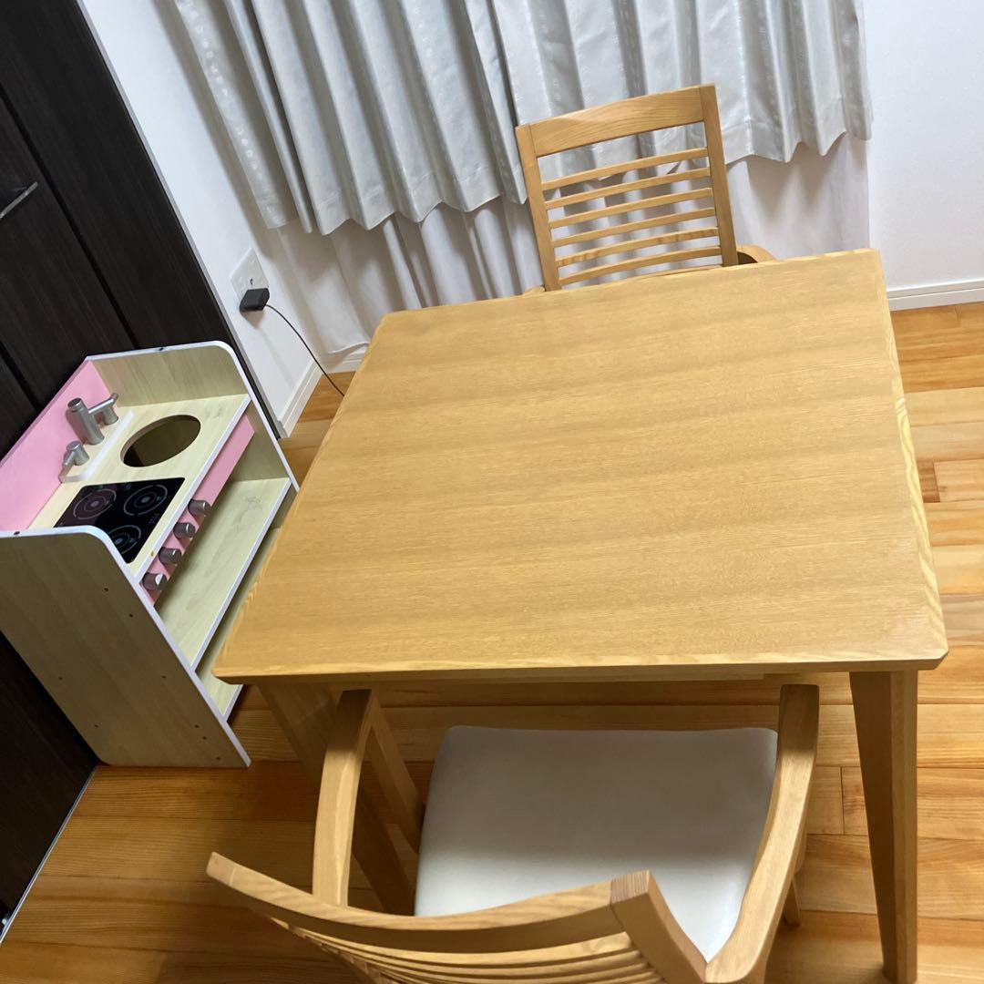 ナチュラルウッド 正方形ダイニングテーブル 中型　ニトリ　※椅子は付きません