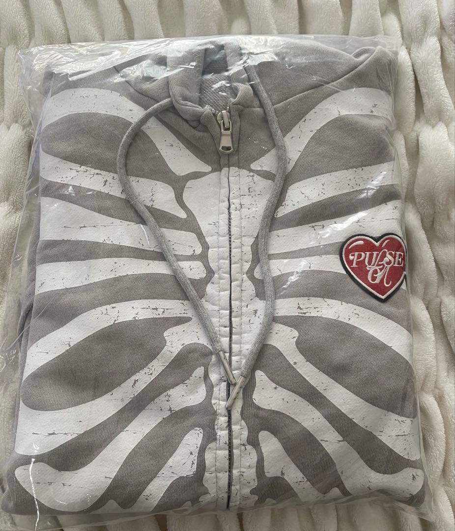 TREASURE フーディー L グレー PLUSE ON アサヒ FC トレカ