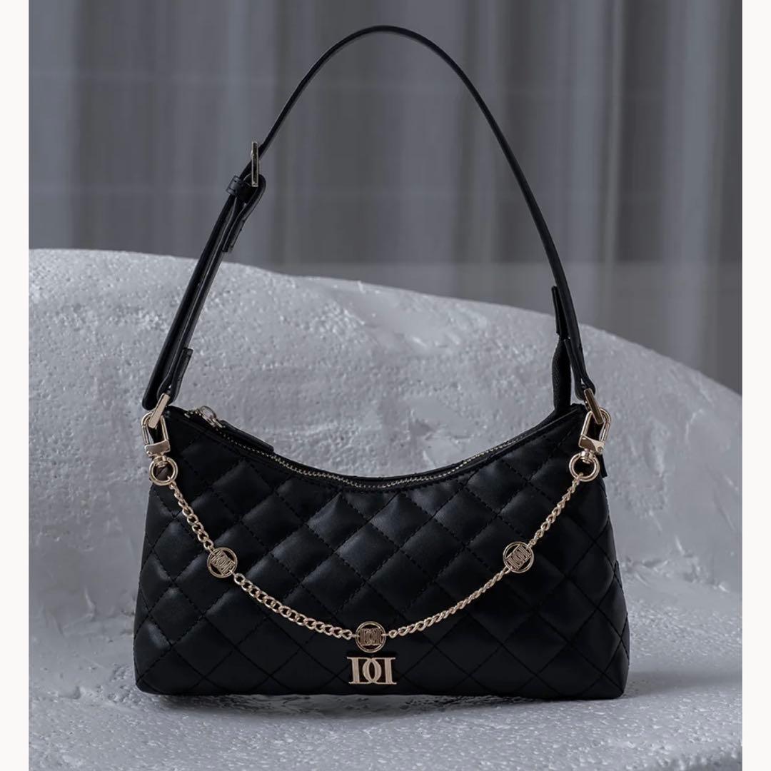 ダーリッチ　黒　バッグ