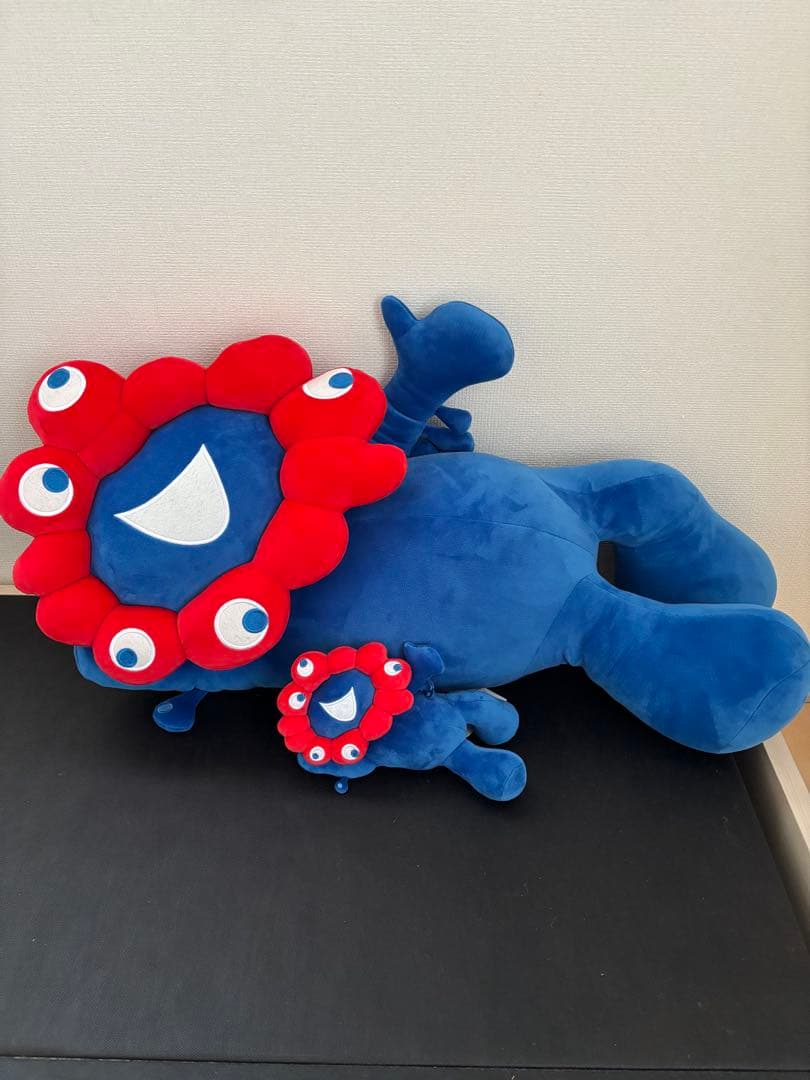 ミャクミャクくじ1等と3等の2体セット