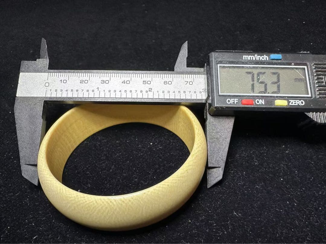 バングル　象牙調　天然素材　アンティーク　彫刻 古美術品細密細工骨董コレクション