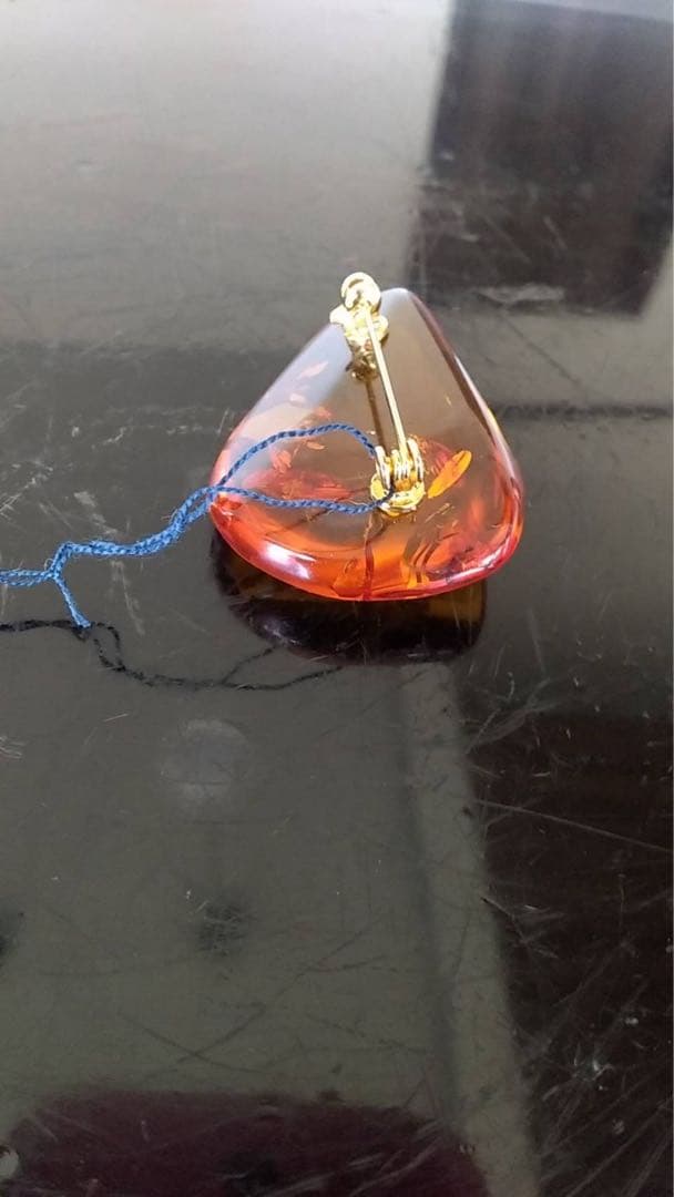 琥珀ブローチ　宝石　天然琥珀パワーストーン　ジュエリー　琥珀