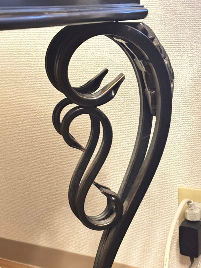 アシュレイAshley リビングダークブラウンのテーブル