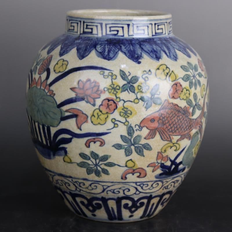 明嘉靖青花斗彩蓮花魚紋缶 景徳鎮 陶磁器 装飾品 現代工芸品 美術品 置物